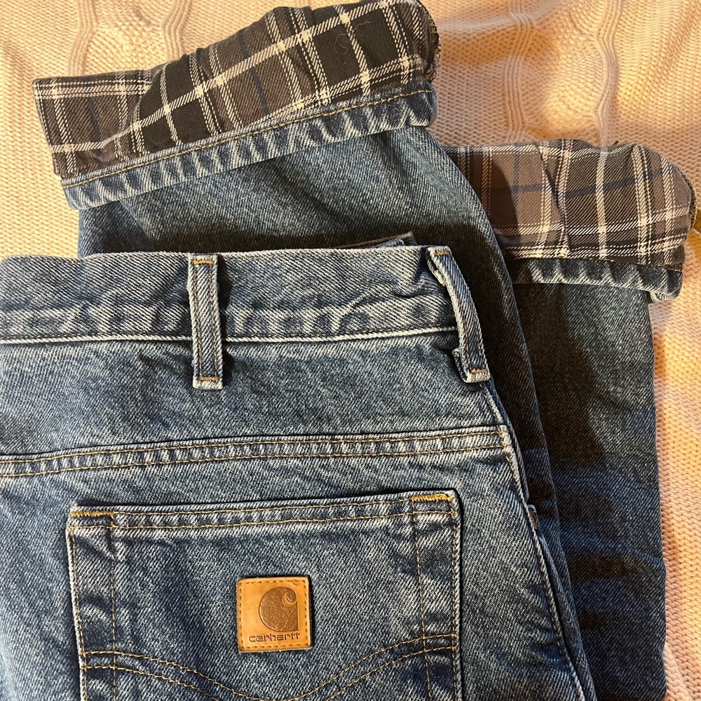 Carhartt's men's relaxed fit flannel lined jeans. 33x32